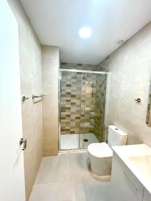 S1 - Spacious and Minimalist King Room Vacation rental in L'Hospitalet de Llobregat