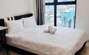 KLCC View Cozy Studio | Free Parking| Netflix WiFi Vacation rental in Federal Territory of Kuala Lumpur