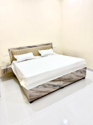 3BHK Spacious Stay with Living Room & Balcony Vacation rental in Uttar Pradesh