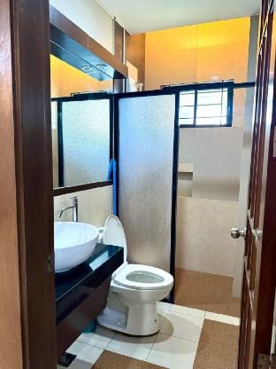 Cozy 2BR Apartment w/ Kitchen & Parking Vacation rental in Iloilo City