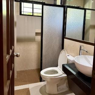 Spacious 3BR Modern Apartment w/ Parking Vacation rental in Iloilo City