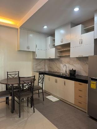 Spacious 3BR Modern Apartment w/ Parking Vacation rental in Iloilo City
