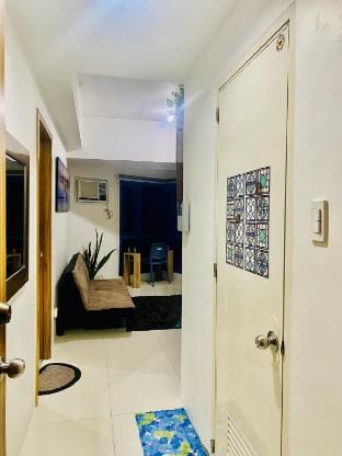 10 staycation infront us embasy w/pay parking' Vacation rental in Manila City