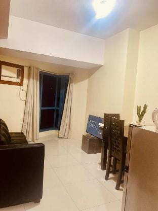 staycation infrot us embassy 1br w/pay parking Vacation rental in Manila City