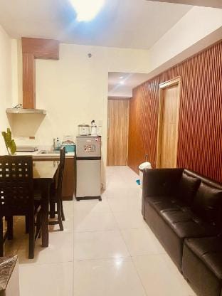 staycation infrot us embassy 1br w/pay parking Vacation rental in Manila City