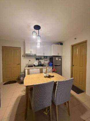 Kaira's Condo @ Marina Spatial (2 BR WIFI+Netflix Vacation rental in Dumaguete