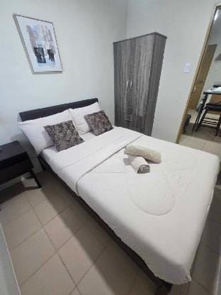 Marina Shoreline Condo @ MarinaSpatial (2 bedroom) Vacation rental in Dumaguete