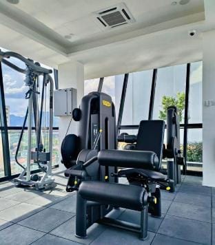 Urban Suites 3R2B (3-10 pax) Modern Family Suite Vacation rental in George Town