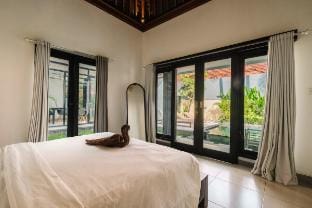 Villa Mia Canggu- 3BR Pool, Finns & Berawa Beach Vacation rental in North Kuta