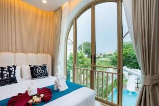 Your Noble pool villa Vacation rental in Pattaya City