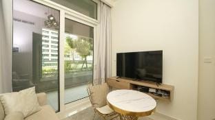 1BR |Business Bay |Garden & Canal View|Metro (113) Vacation rental in Dubai