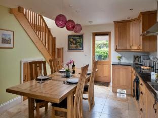 Cottage in Conwy with Hot Tub  Mountain Views Vacation rental in Afon Hiraethlyn