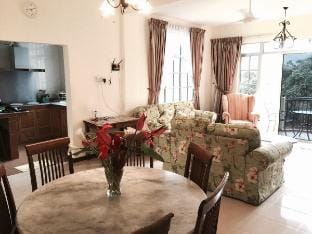 Jo's Place @ CIC Op Centrum 10pax 3rm + Netflix Vacation rental in Brinchang