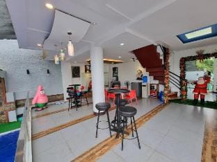 Twin Sister House Tagaytay w/ Private Pool Vacation rental in Tagaytay