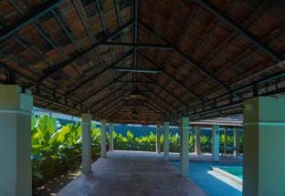 4 bedroom Pool Villa in Thodupuzha- Heliconia Inn Vacation rental in Kerala