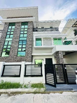 Malibu Res. Begonia near SMX Lanang and Airport Vacation rental in Davao City