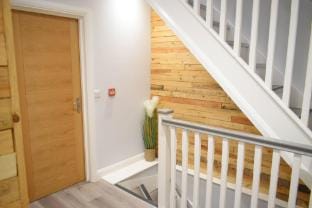 Charming 5 Bedroom Home in High Wycombe Perfect for Families Vacation rental in High Wycombe