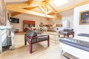 Large house in the forest bordering a lake Vacation rental in Mimizan