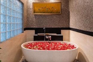 Karen's Tropical Villa Vacation rental in North Kuta