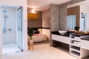 Karen's Tropical Villa Vacation rental in North Kuta