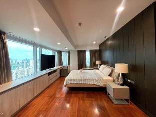 Ultra Luxury 5BR Penthouse n Manila Bay Rizal Park Vacation rental in Manila City
