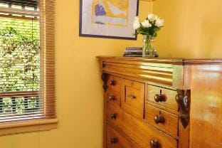 Cotswold Cottage: Relaxed Hills Escape with Spa Vacation rental in Olinda