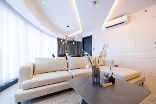 Modern 1BR corner beside Abreeza mall-City Center Vacation rental in Davao City