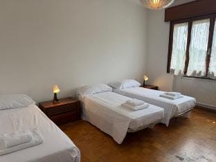 Top accommodation for flights and groups, 5 minutes from paragliding Vacation rental in Veneto
