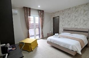 Coast to Coast Pool, Stanza minori Vacation rental in Campania