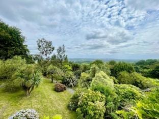 Chalet in Kent with Hot Tub  Countryside Views Vacation rental in Sevenoaks District