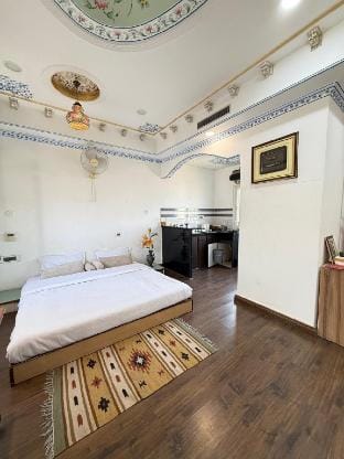 Studio, Spacious Terrace Garden, near old City Vacation rental in Jaipur