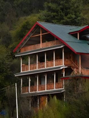 Mud Room with mountain view Vacation rental in Himachal Pradesh
