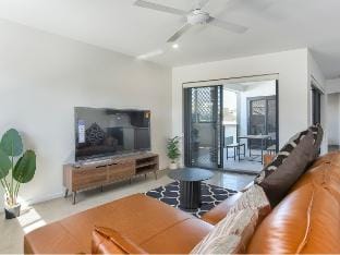New Spacious Top Floor Good View 3BD,EV friendly Vacation rental in Brisbane