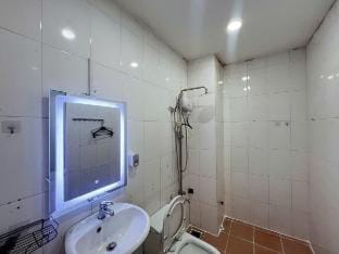 Fully furnished apartment, near station, park Vacation rental in Ho Chi Minh City