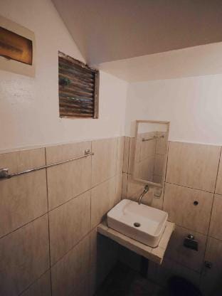 simple private bungalow with A/C and bathroom Vacation rental in General Luna