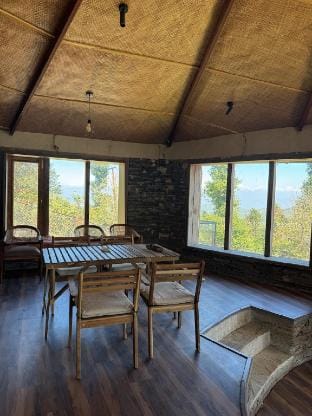 Mukteshwar / Cujos Krest / Floor Heated Duplex Vacation rental in Uttarakhand