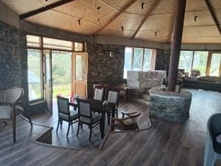 Mukteshwar / Cujos Krest / Floor Heated Duplex Vacation rental in Uttarakhand