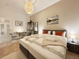 Cosy apartment - near central station Vacation rental in Schwerin