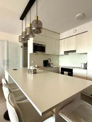 Modern & Cosy 1-Bed Apartment near Gare du Midi – Vacation rental in Brussels
