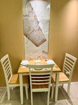 Venice Luxe Glow [Max 3 adults+Kids]Canal Access Vacation rental in Makati