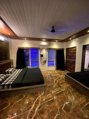 Elite II 1 room cottage with private pool II Vacation rental in Lonavla