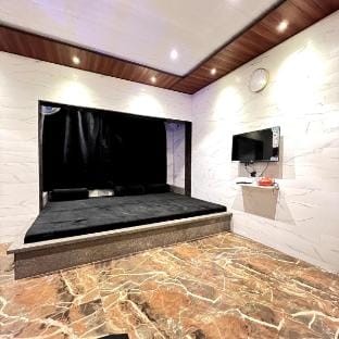 Elite II 1 room cottage with private pool II Vacation rental in Lonavla