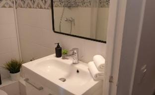 Bright & Cozy Paris Stay near Montparnasse Vacation rental in Paris