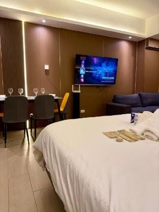 Venice Luxe Retreat[Max 3 Adults + Kids] Vacation rental in Makati