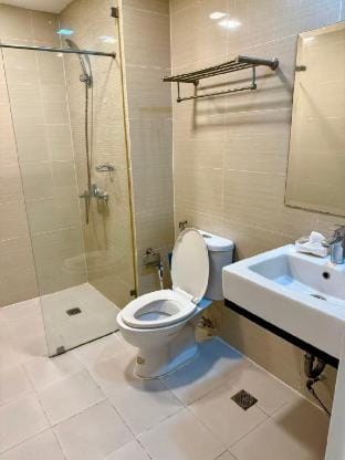 Venice Luxe Escape • Maximum 3 adults + Kids Vacation rental in Makati