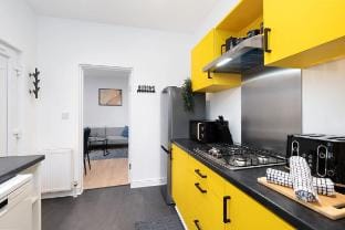 Contractors | Garden | Sleeps 9 | 2Bath | Discount Vacation rental in Sheffield