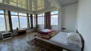 Kanchanjunga Mirror Homestay Vacation rental in India