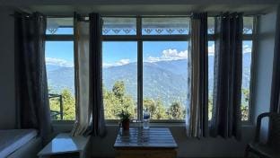 Kanchanjunga Mirror Homestay Vacation rental in India