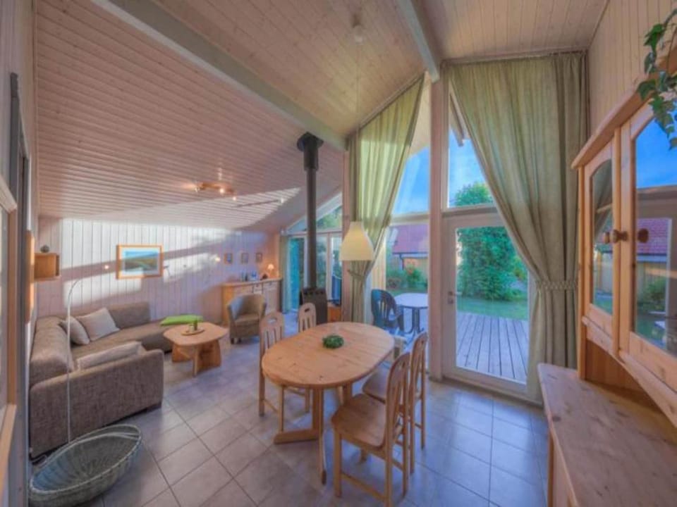 Ferienhaus mit Sauna im Ferienpark Mirow Vacation rental in Rechlin