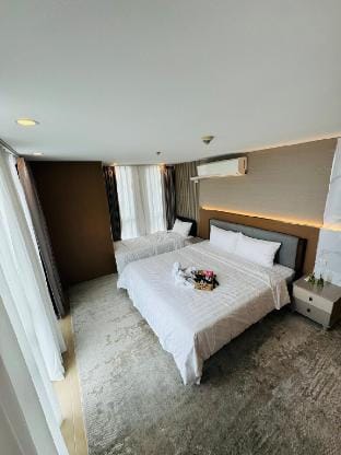 Venetian Panorama (7Adults Maximum,3 BR w/ 4+1bed) Vacation rental in Makati